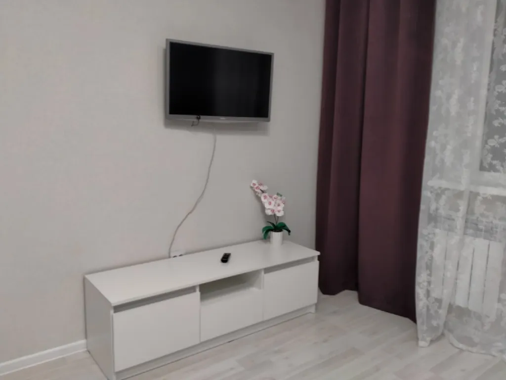 Спутник, 1-комнатная квартира рядом с набережной