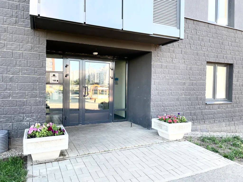 Студия в современном районе в современном районе