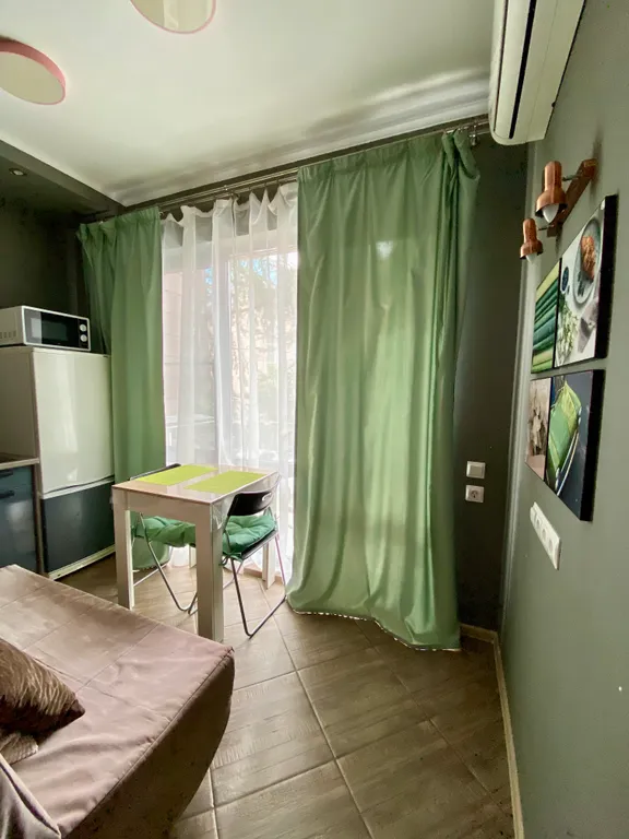 Квартира Квартира Уютная студия с балконом, с бассейном, 5 минут до моря, 5 минут до жд — Адлер