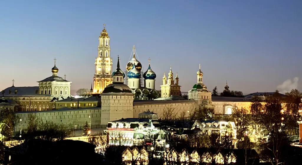 Апартаменты с панорамным видом на Троице-Сергиеву Лавру и город