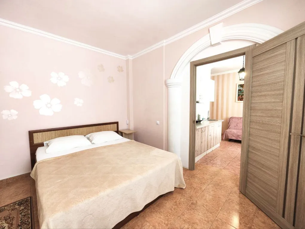 Апартаменты с одной спальней и балконом в гостевом доме Регион 86