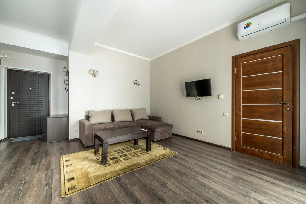 Видовые апартаменты, панорамные окна в гостиной ваши