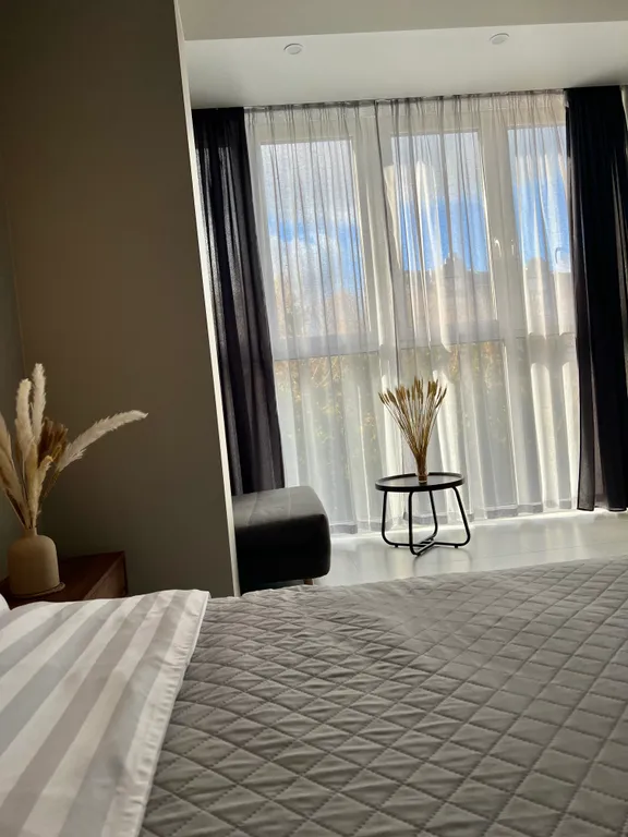 Новые апартаменты у моря в живописном месте в центре