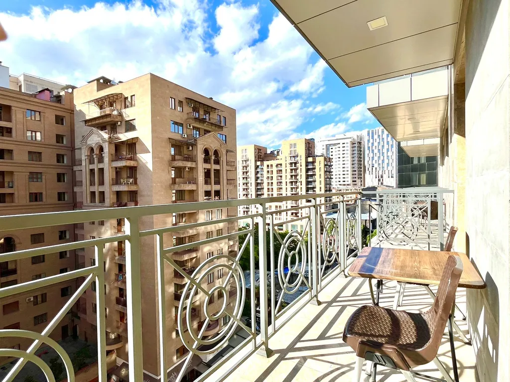 Уютная квартира с балконом в центре города