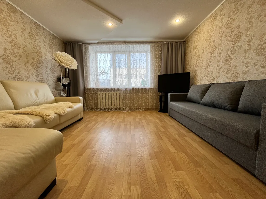 Просторная тёплая двушка в центре