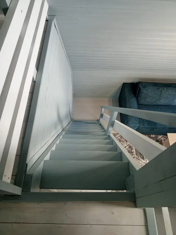 Новый дом на берегу реки