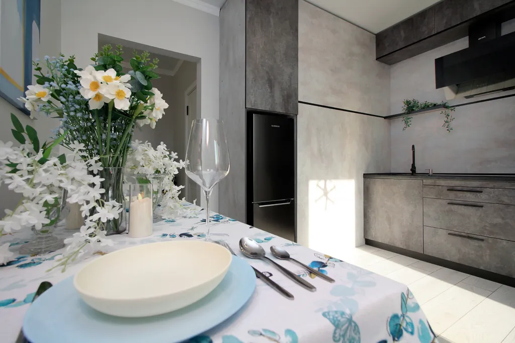 Comfort Gray у метро в центре города