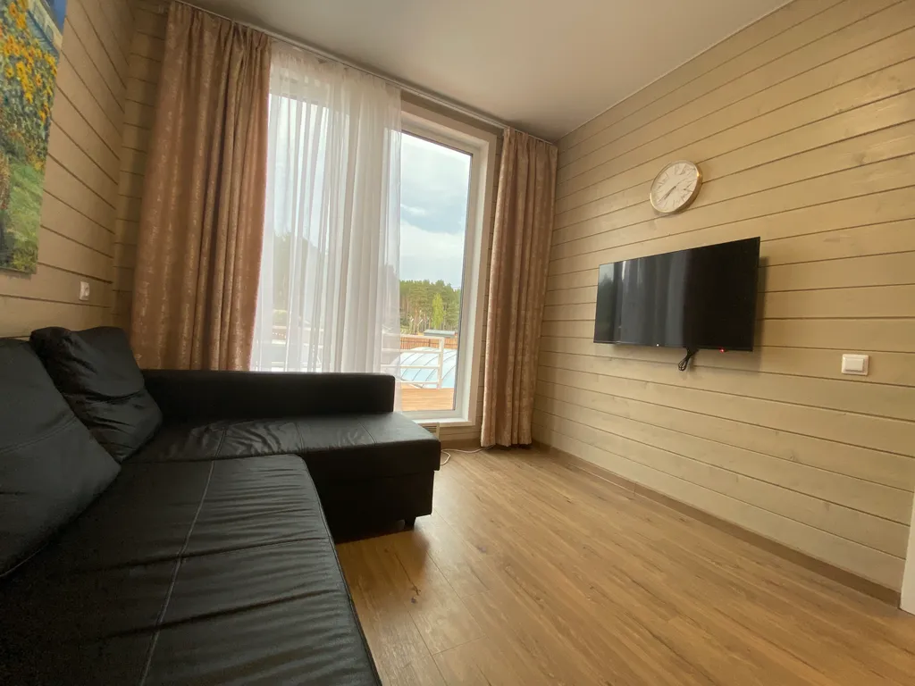 Дом с бассейном