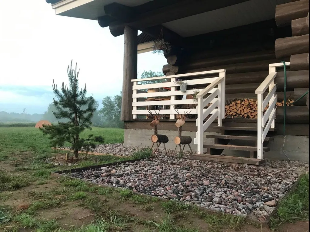 Уютный семейный дом у озера