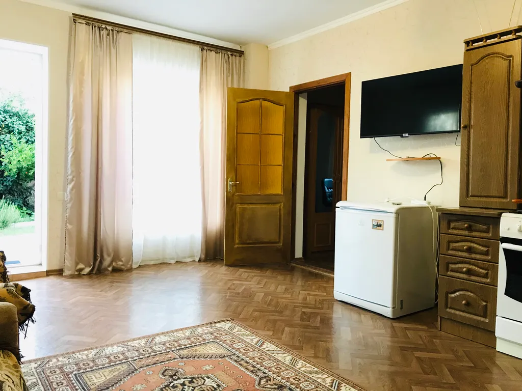 Коттедж Дом с беседкой — Судак