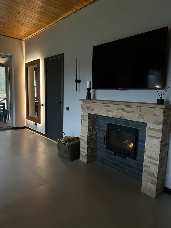 Дом в лесу с баней и бассейном