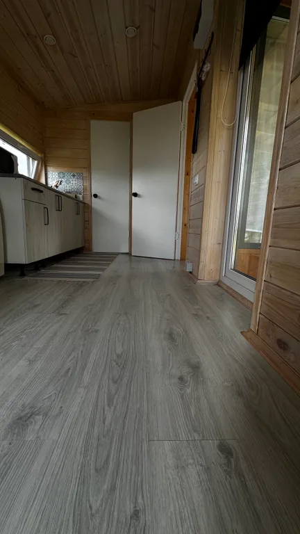 Уютный домик в древних липах