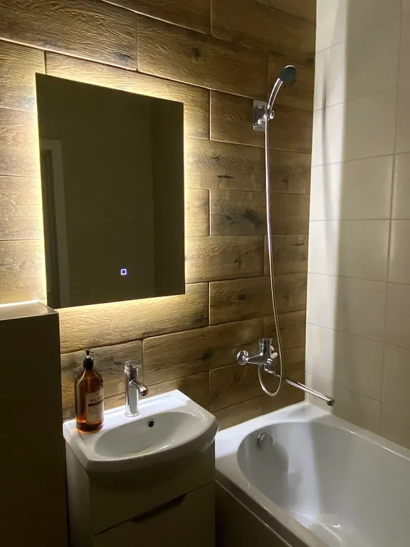 Уютная студия в зеленом массиве