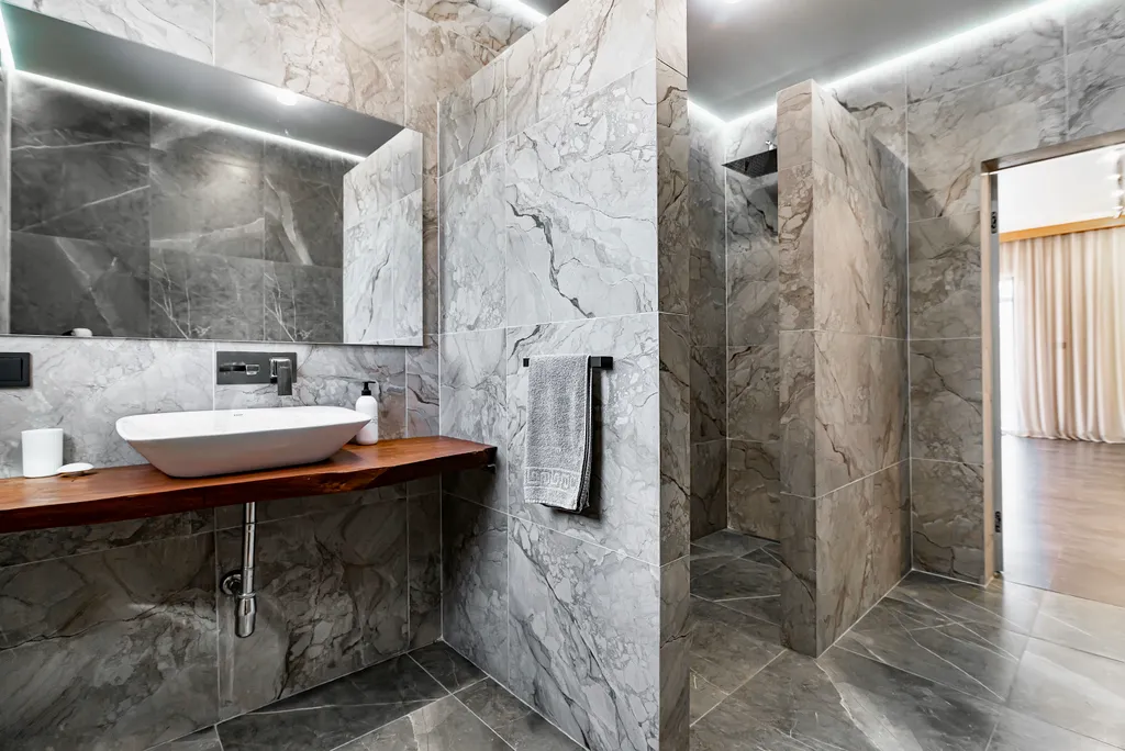 Стильный дом с теплым бассейном и сауной