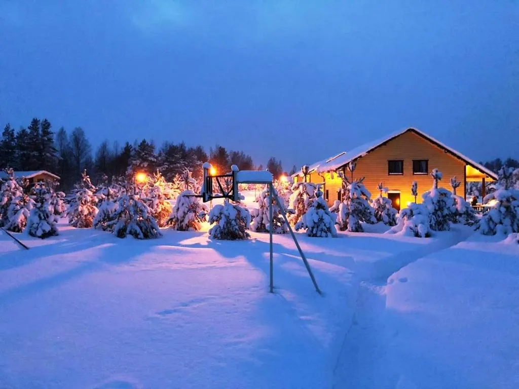 Коттедж Коттедж 4 спальни на берегу реки — Лодейное Поле