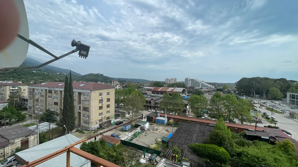 Уётная трехкомнатная квартира с лоджией , 4 минуты до моря