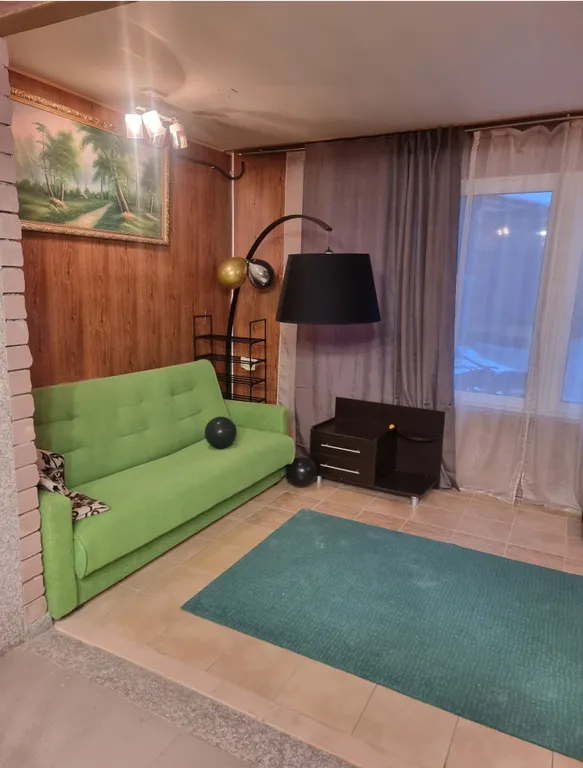 Дом у метро