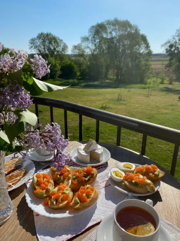 Тихое и комфортное место на берегу реки Лесная