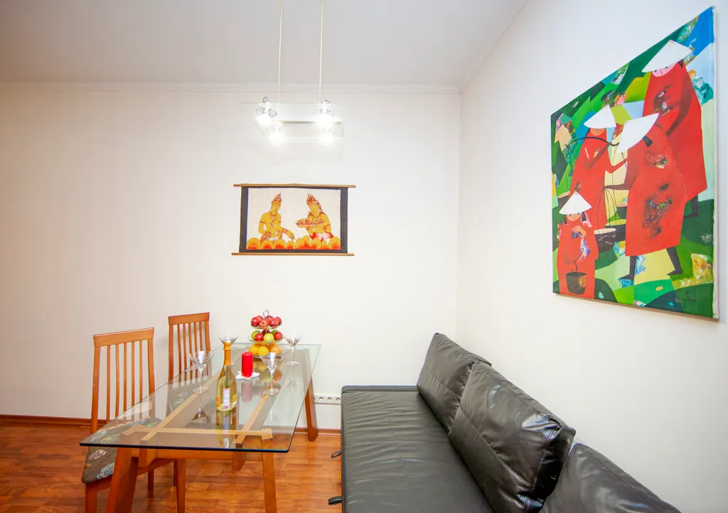 4BR Apartment next to St Isaak Cathedral