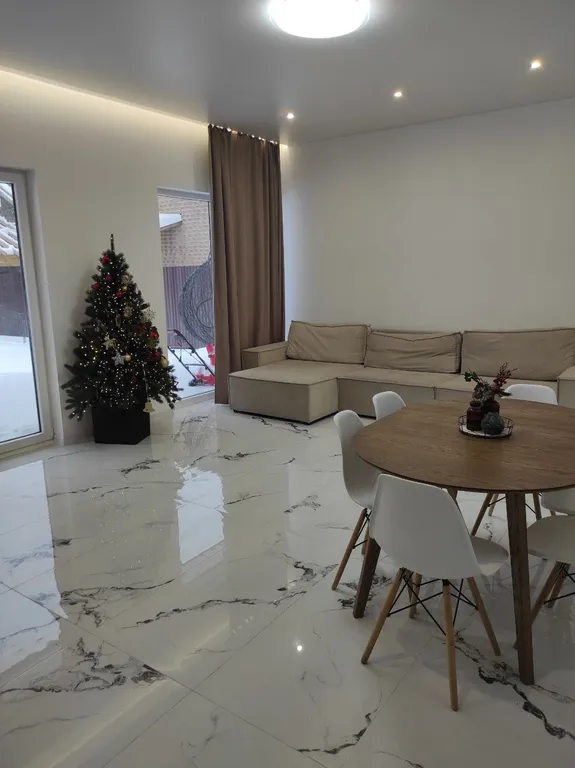 Коттедж Просторный дом — Лобня