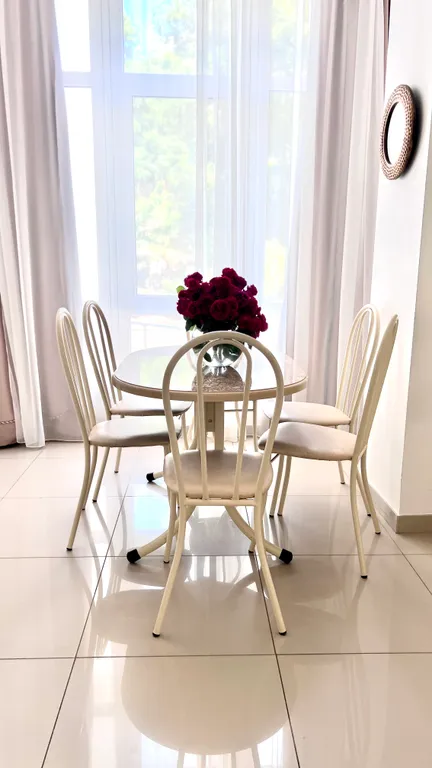 Большая трёхкомнатная квартира с видом на море и лес