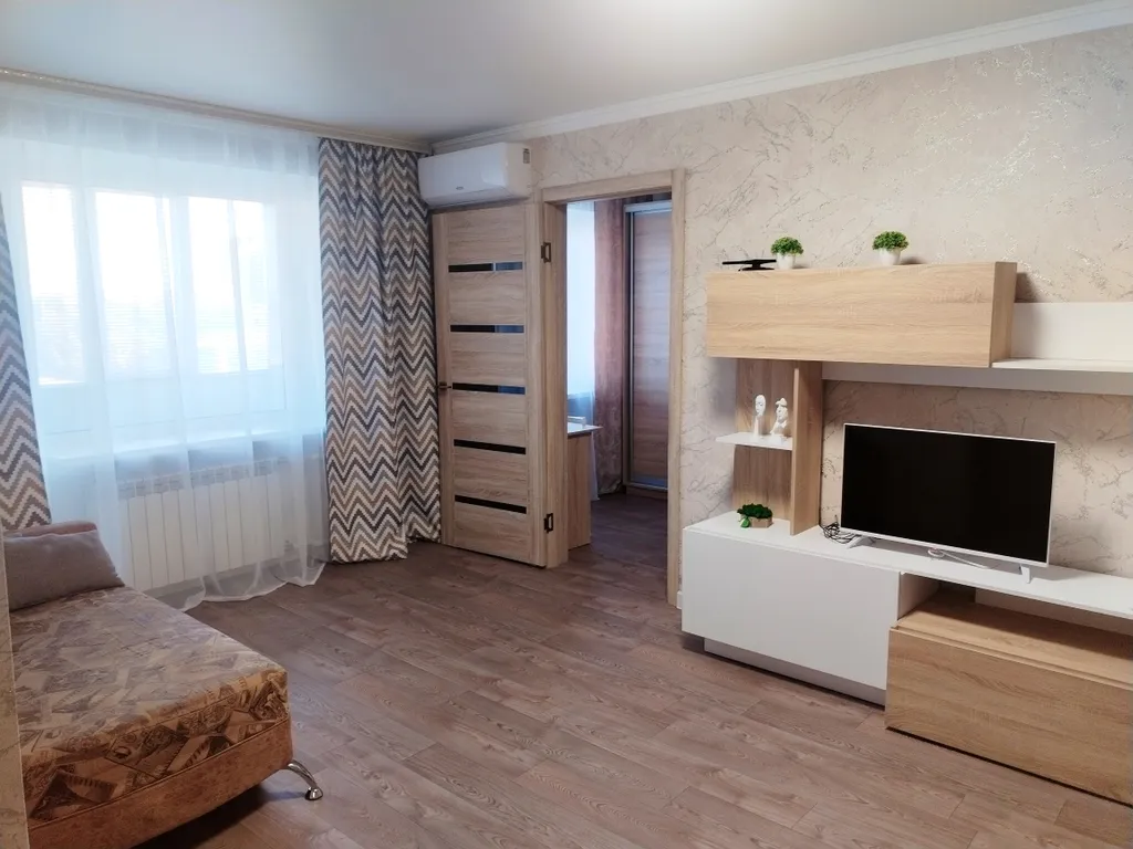 2х-комнатная квартира, центр города, с кондиционером — аренда посуточно в Новый Оскол