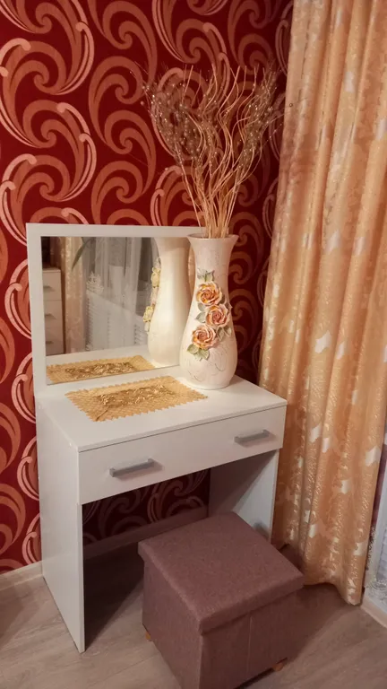 Уютная квартира в центре города с видом на гору Змейка