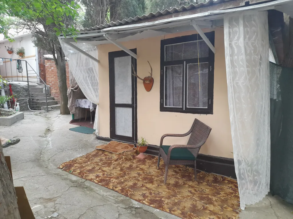 Коттедж Коттедж Уютная дача до 3х гостей с большим двором, 5мин. Ходьбы к морю — Кацивели