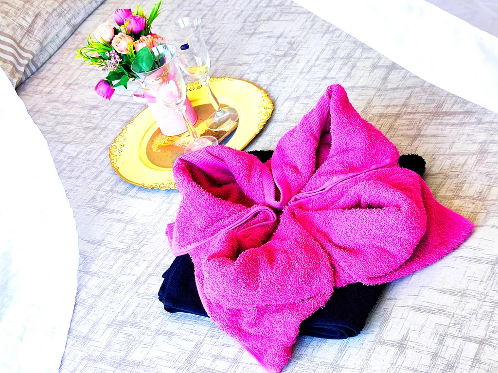 Квартира с балдахином натуральная мебель готика