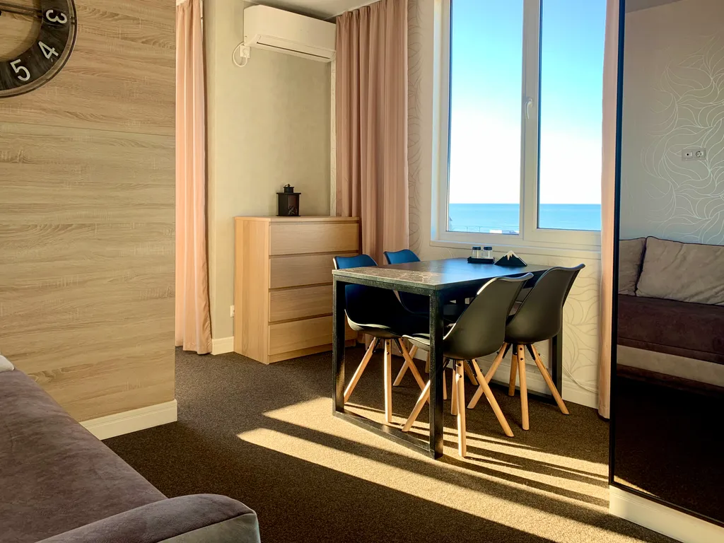 Панорамная квартира на берегу моря