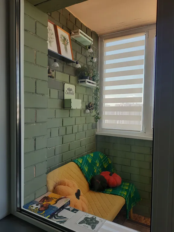 Рыжий Кот Дружный (просторная 2-ка с изолированной спальней)