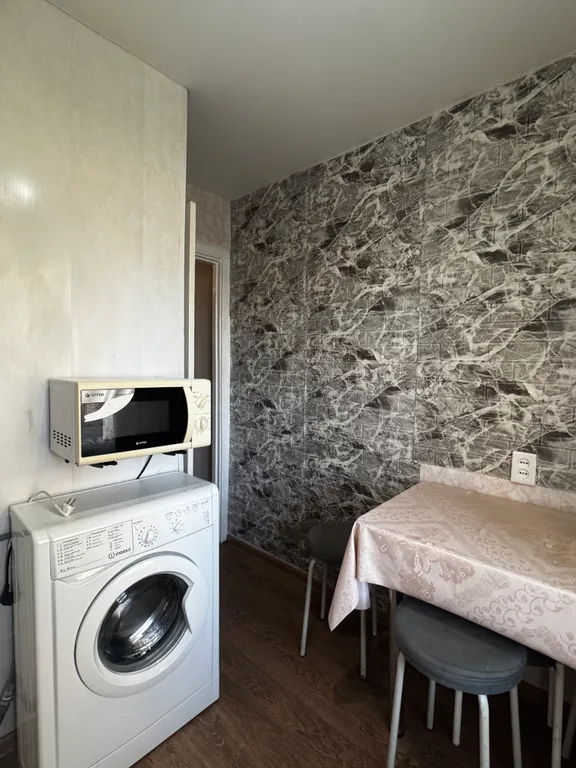 Центр города, гостиница Ахтуба, Воинская часть (старая часть города)