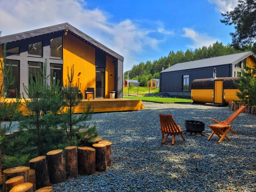 Дом в сосновом лесу