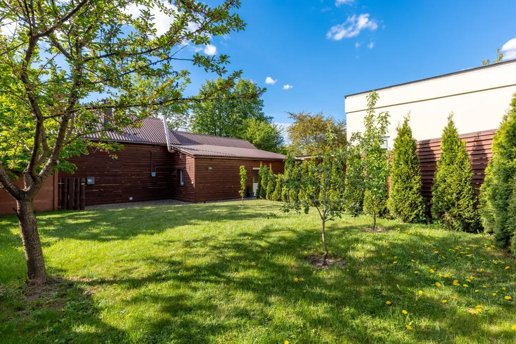 Небольшой уютный дом недалеко от центра