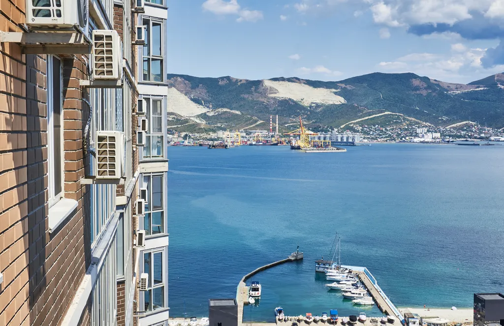 Уютная квартира-студия с потрясающим видом на море и город  в центре