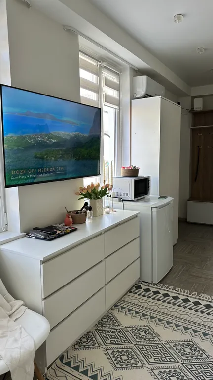 Студия с подогреваемым бассейном в клубном поселке