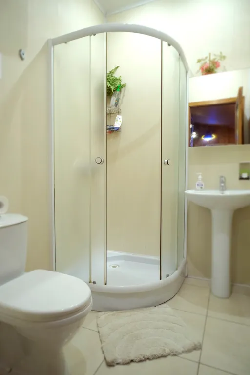 Уютный дом с тёплым бассейном и без подводных камней