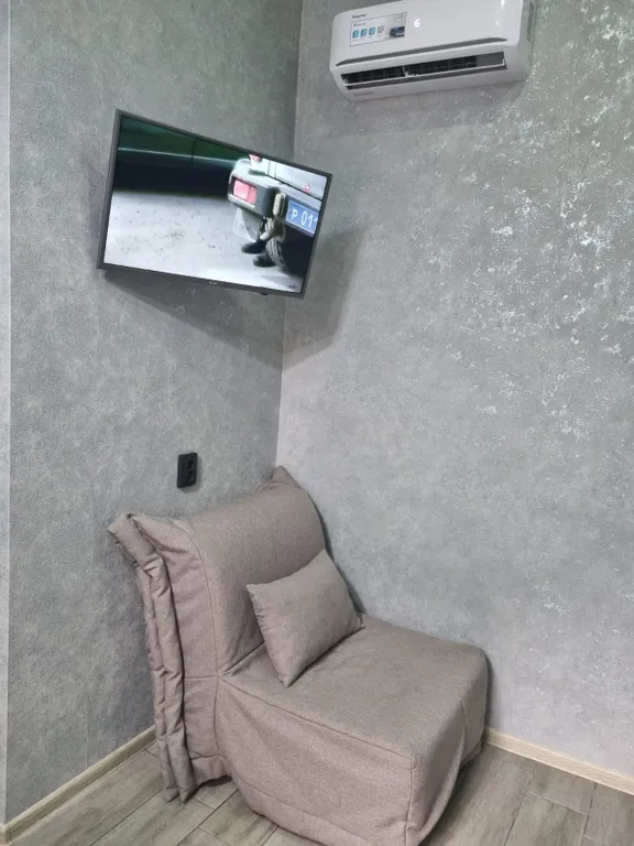 Студия на земле