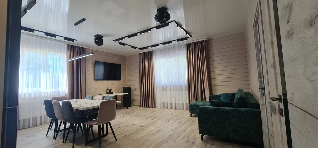 Большой современный и уютный дом