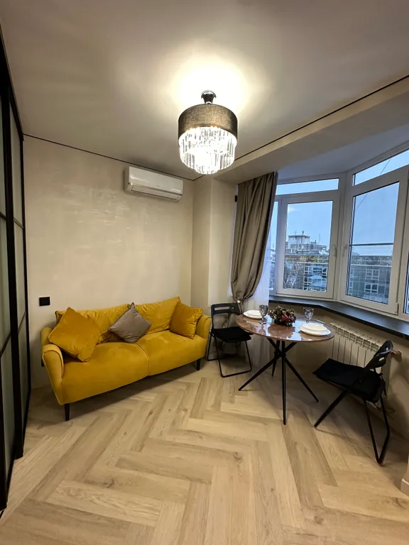 Панорамная роскошь в центре города: новые апартаменты с видом на жизнь