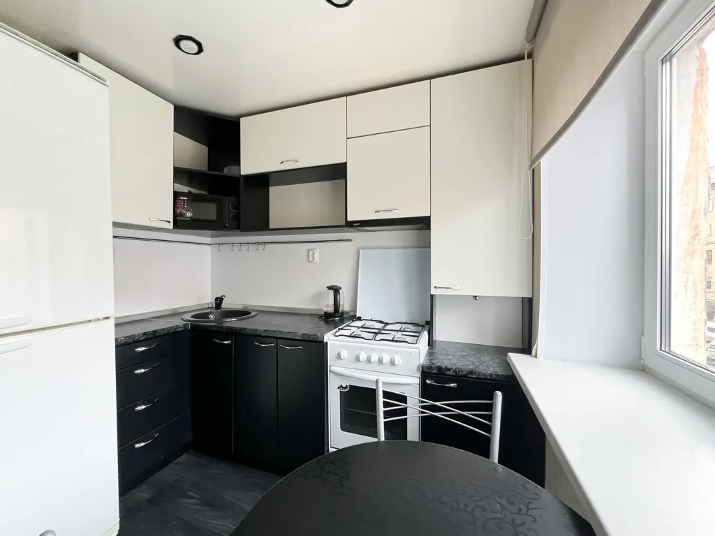 2‑комн. квартира в центре Мурманска на ул. Коминтерна, 17