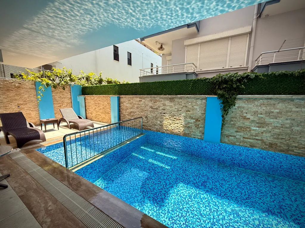 Sea View 2BD Flat 100m to the Beach