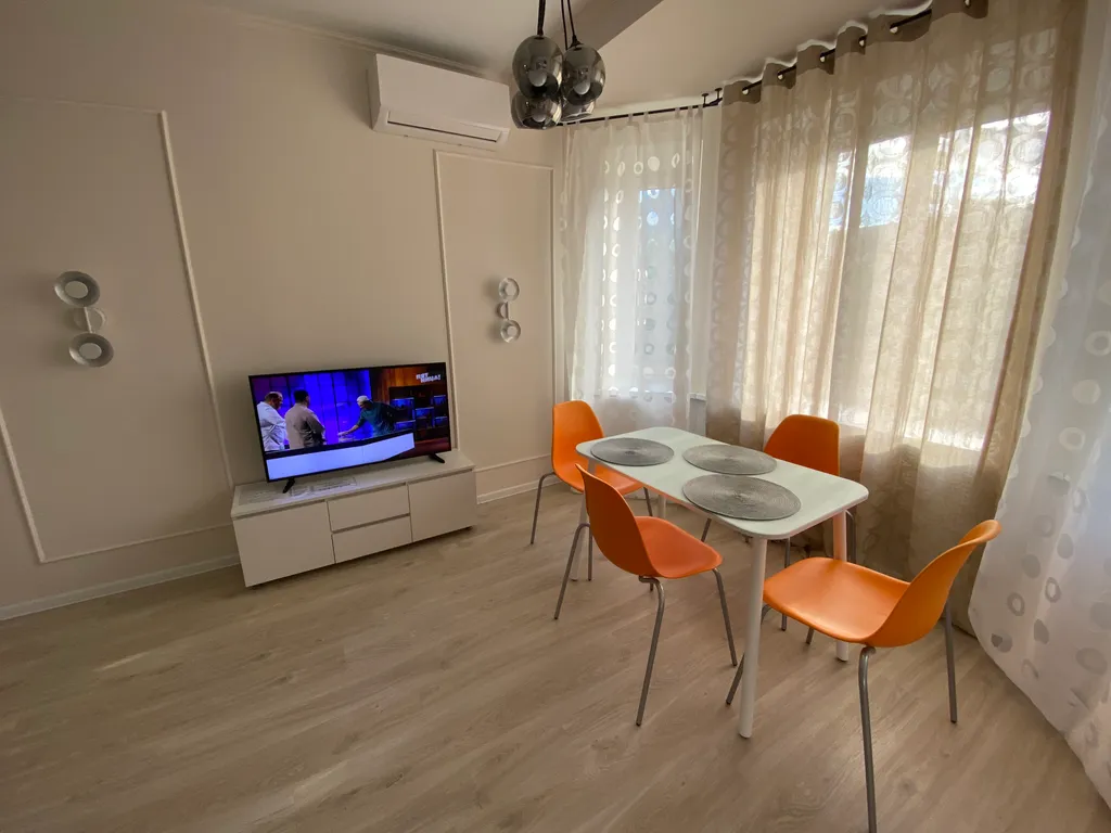 Трёхкомнатная квартира в центре с новым ремонтом