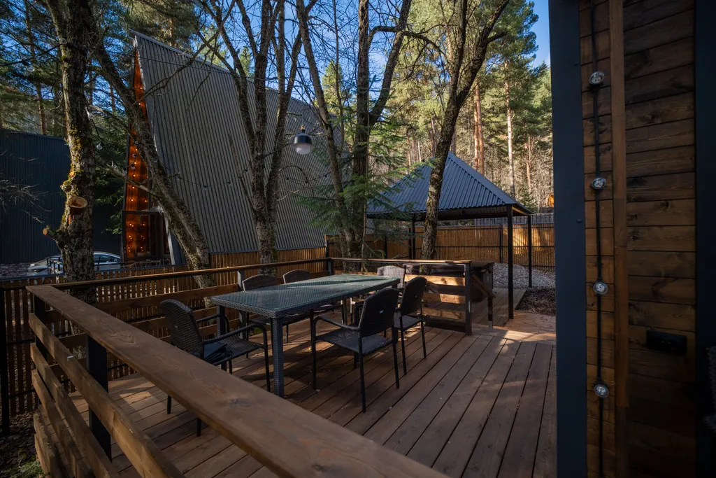 Коттедж с частной территорией и джакузи Green