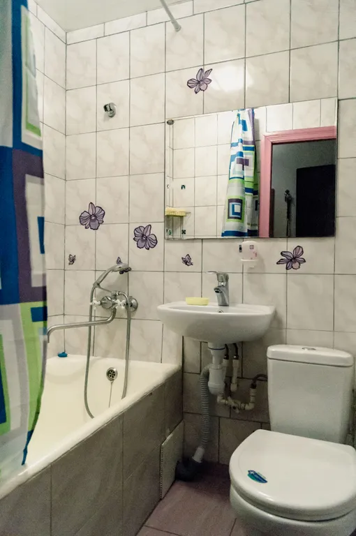 Квартира с балконом возле источников и озера