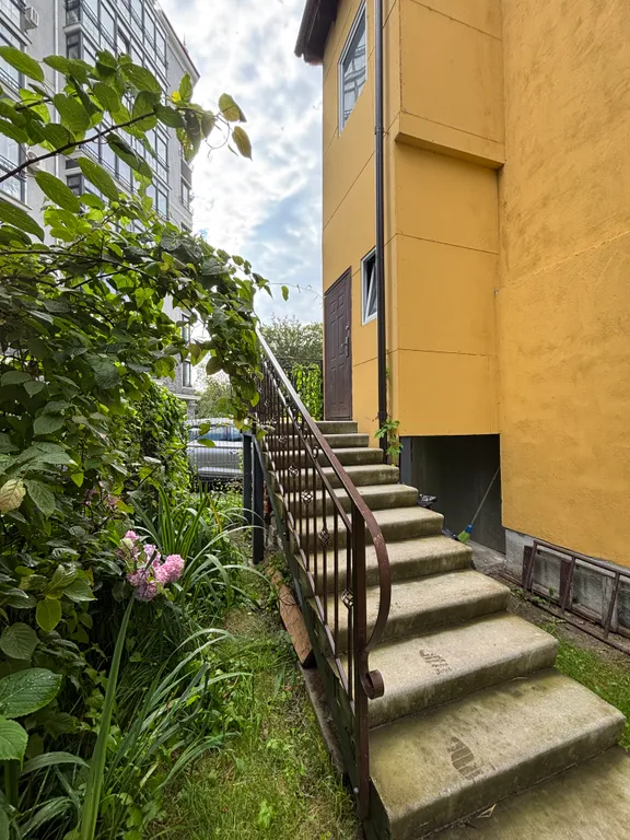 Двухкомнатный модуль в атмосферном Пространстве на море