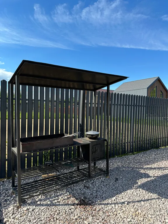 Домик с баней и чаном с видом на лес