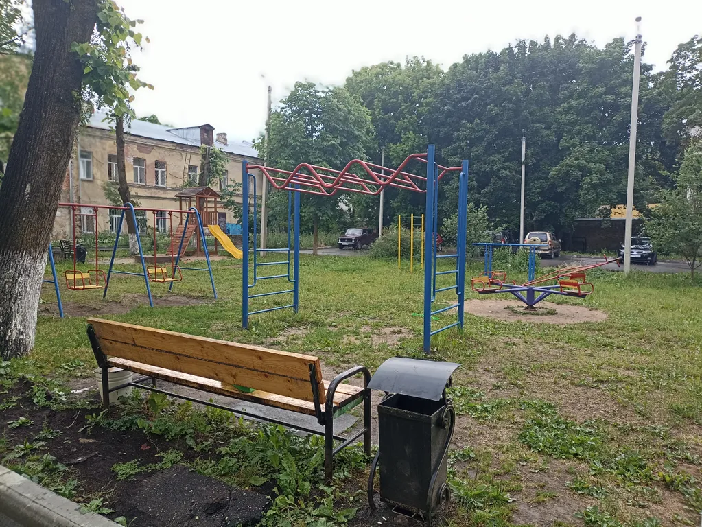 2-комнатная квартира у Лопатинского сада в самом центре