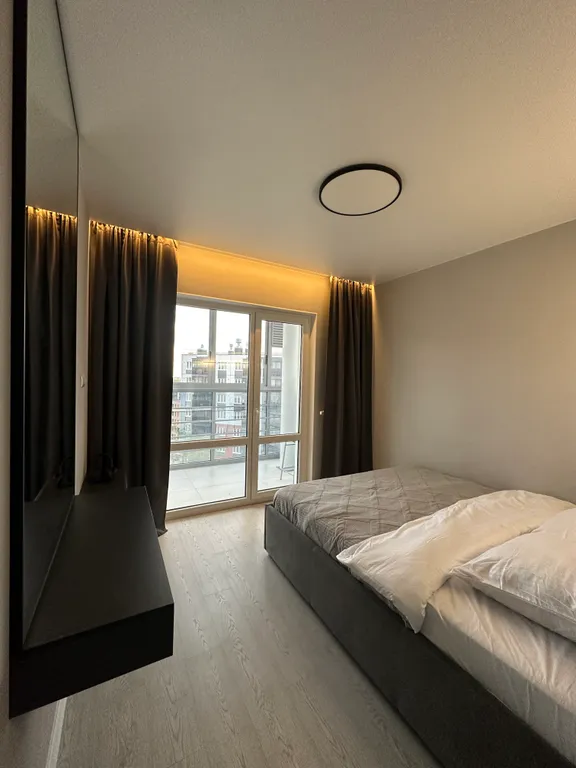 Видовая четырехкомнатная квартира в расширенном центре