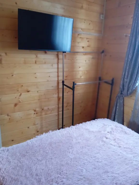 Деревянный дом на море